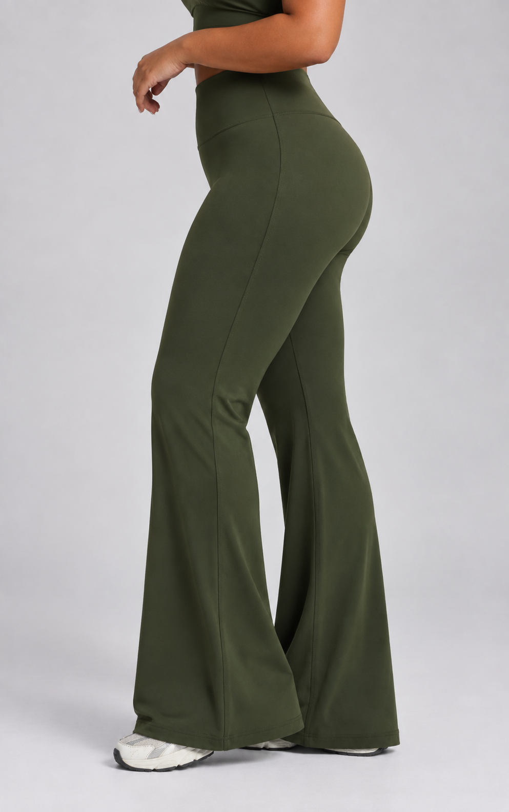 QYLÉ Curve Flare Legging