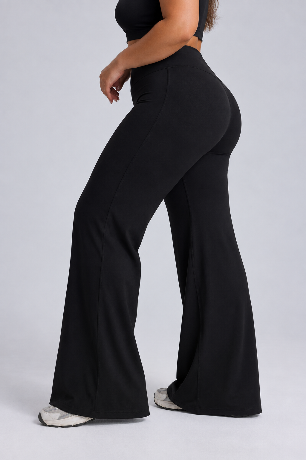 QYLÉ Curve Flare Legging